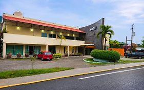 Hotel Vista Verde